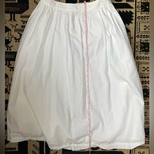 White 100% cotton fully lined skirt
